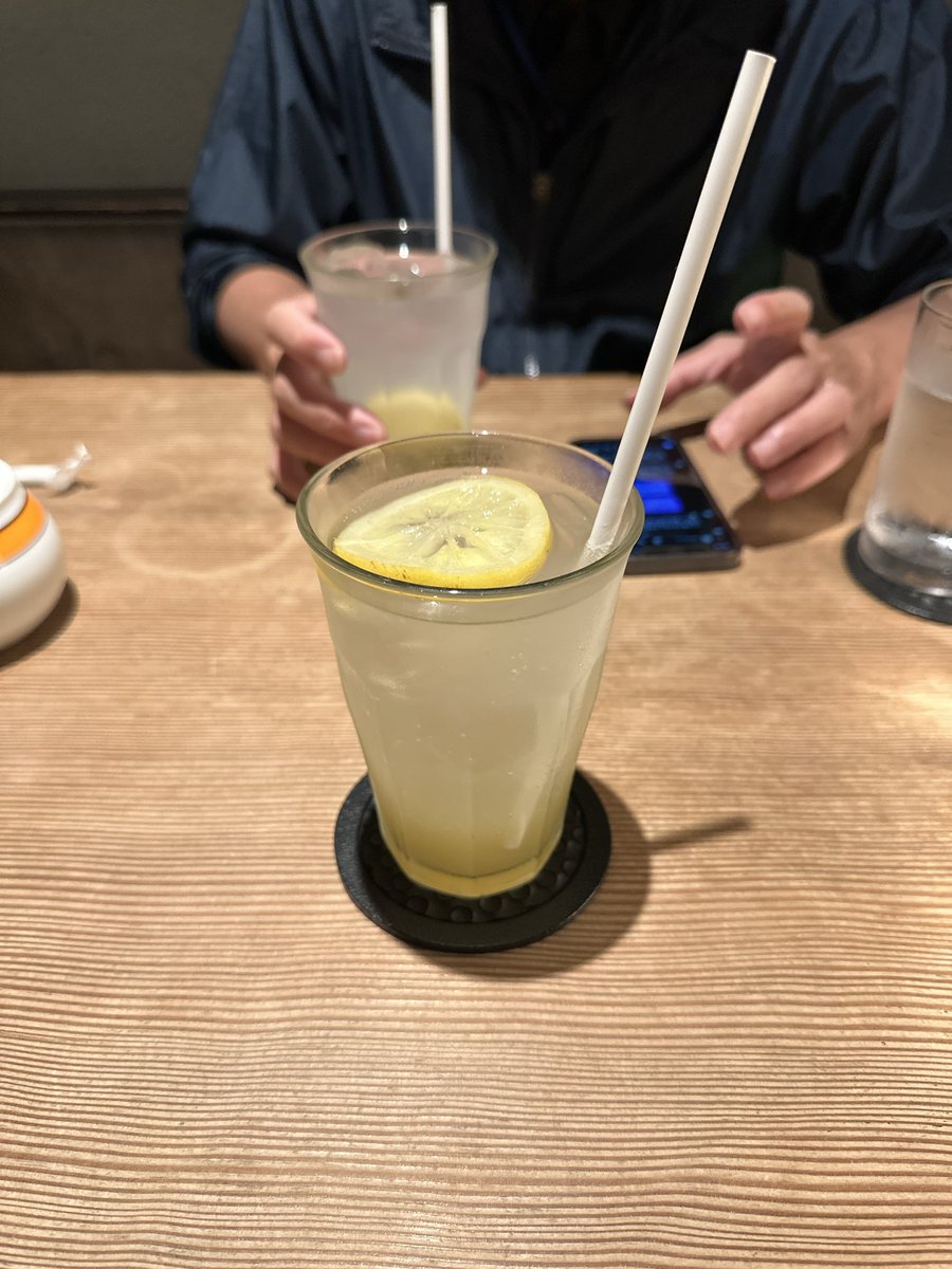 was_anbon's tweet photo. おっとっととレモネードで乾杯した https://t.co/tUulfHd6u5