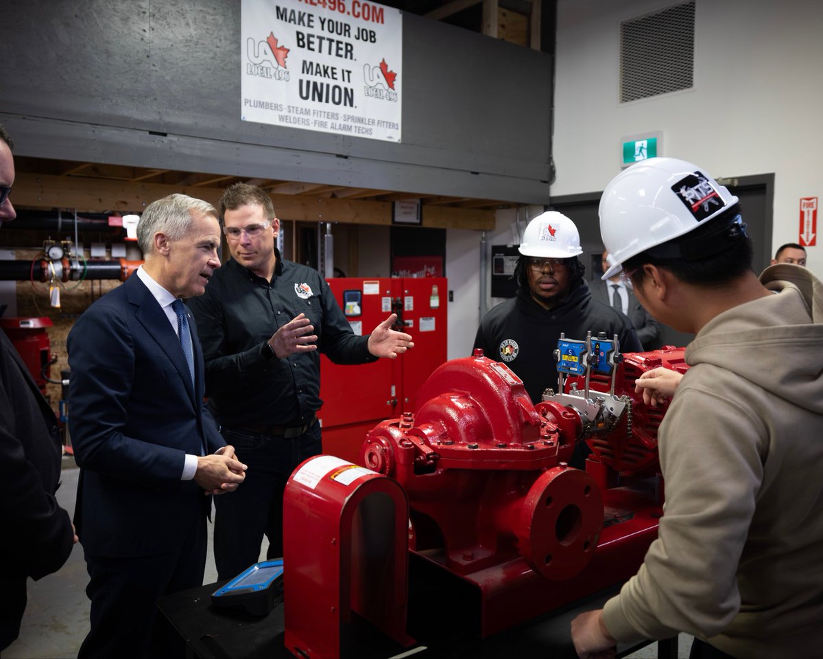 MarkJCarney's tweet photo. New homes and power lines. New ports and mines. We need more skilled trades workers to build our country. 
 
Team Canada Strong is our plan to train and hire up to 100,000 new Red Seal trades workers — and get more young people onto job sites faster. https://t.co/HZBVsx7Emw