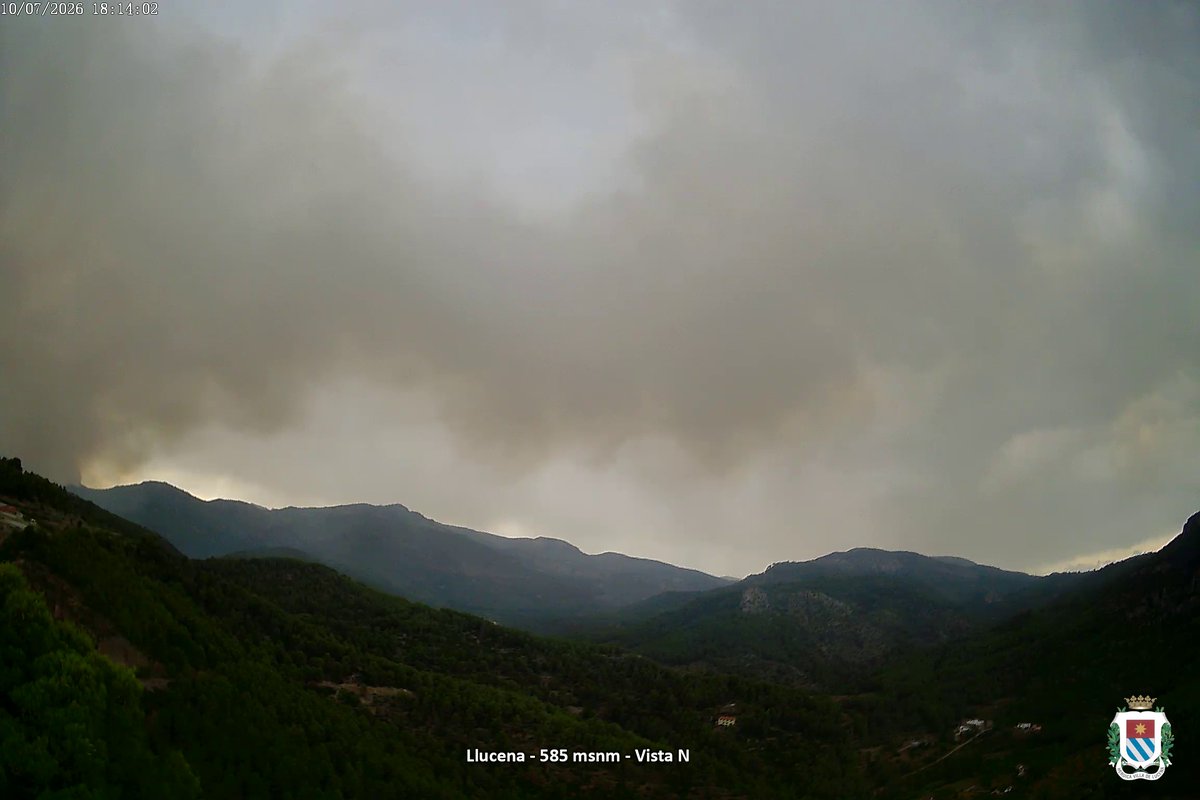avamet's tweet photo. Un llamp ha causat un incendi forestal a Cirat (l'Alt Millars) i un altre llamp un segon foc entre Llucena (l'Alcalatén) i el Castillo de Villamalefa (l'Alt Millars).

Les condicions meteo. són especialment desfavorables a Llucena, vent de ponent amb ratxes de més de 50 km/h. https://t.co/IteV9roqZn