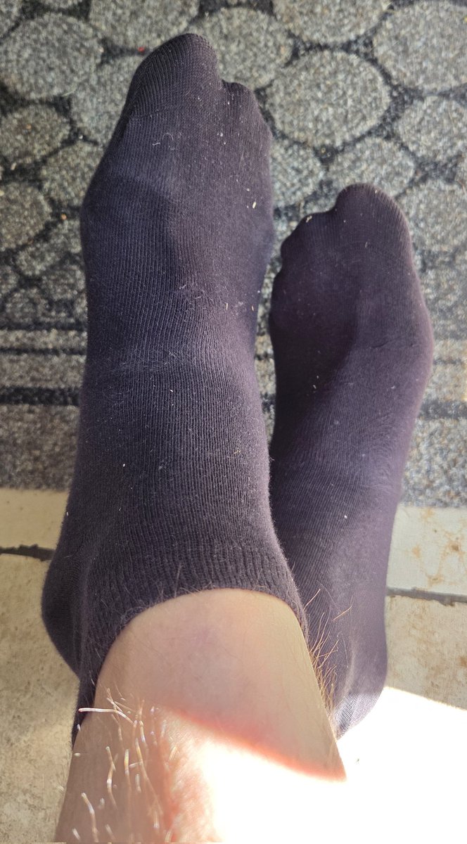 james_in_socks's tweet photo. My black trainer socks are super sweaty in this heatwave https://t.co/M1wkJGiv4O