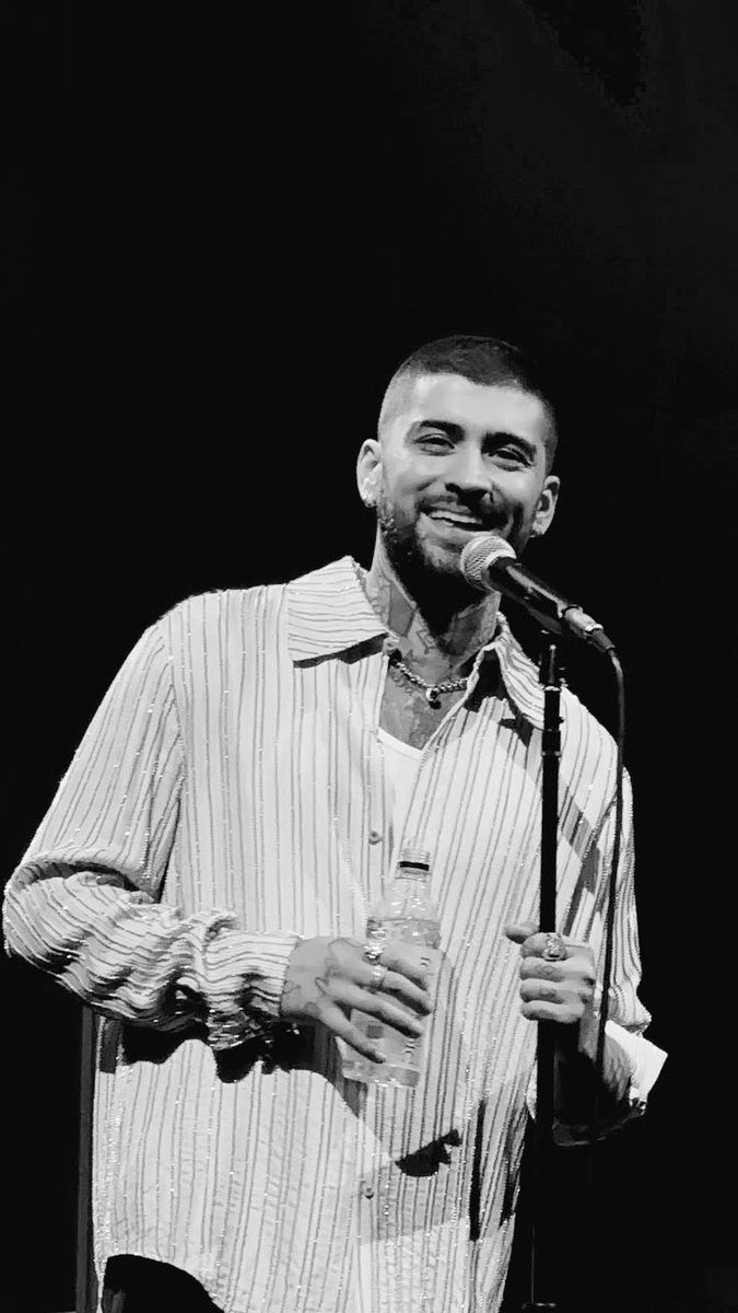 overcoasts's tweet photo. ¿y si soy zayn y me llamo Oliver? (3 horas duraba otra vez con cambio de fc 😞☝🏻) https://t.co/n9z2MCDSUr