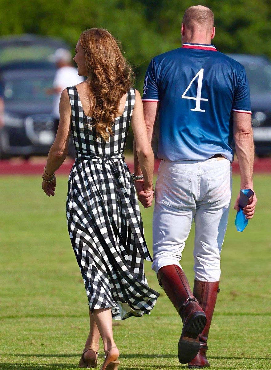 RoyallyBelle_'s tweet photo. So sweet! The Prince and Princess of Wales departing hand in hand today 🥺🤍 https://t.co/By6Ex9YSAW