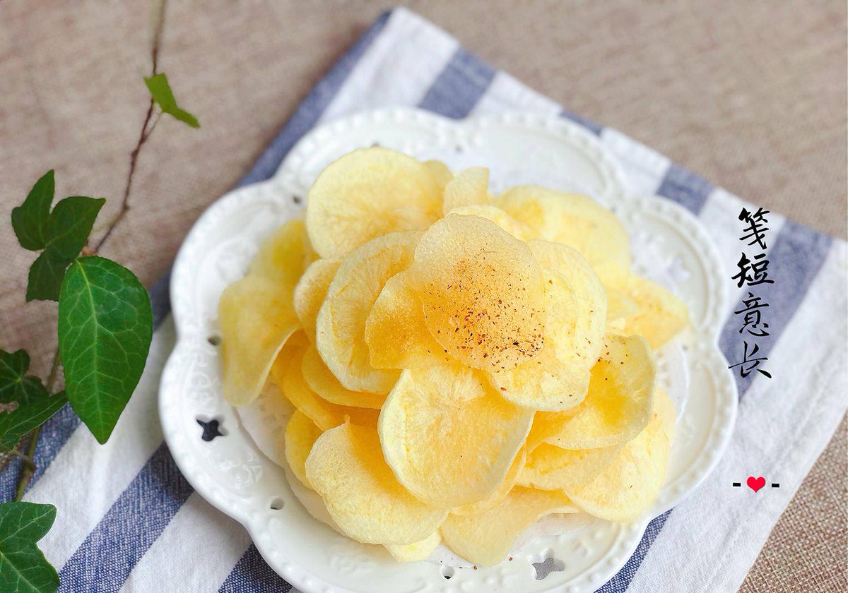 KarKasi5's tweet photo. Sharing my new favorite crispy salted egg yolk potato chips with you all—crunchy, savory, and addictive! Who else needs a snack pick-me-up today https://t.co/WjVCnsD3zW