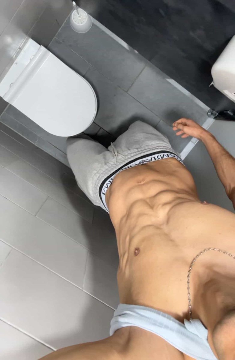 LucaStudentBoy's tweet photo. Horny? 🥵🔥 https://t.co/prRQ9NJ6qY