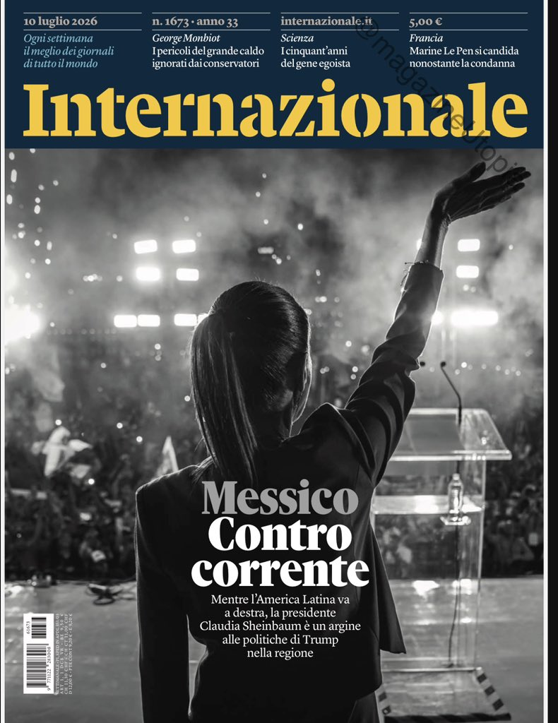 Rocha4T's tweet photo. #ÚltimaHora 🚨 

Aparece la PresidentA @Claudiashein en portada de revista ITALIANA 🇮🇹 

“Mientras América Latina gira hacia la derecha, la presidenta Claudia Sheinbaum es un dique (o un freno) frente a las políticas de Trump en la región” https://t.co/QADl04PKTz