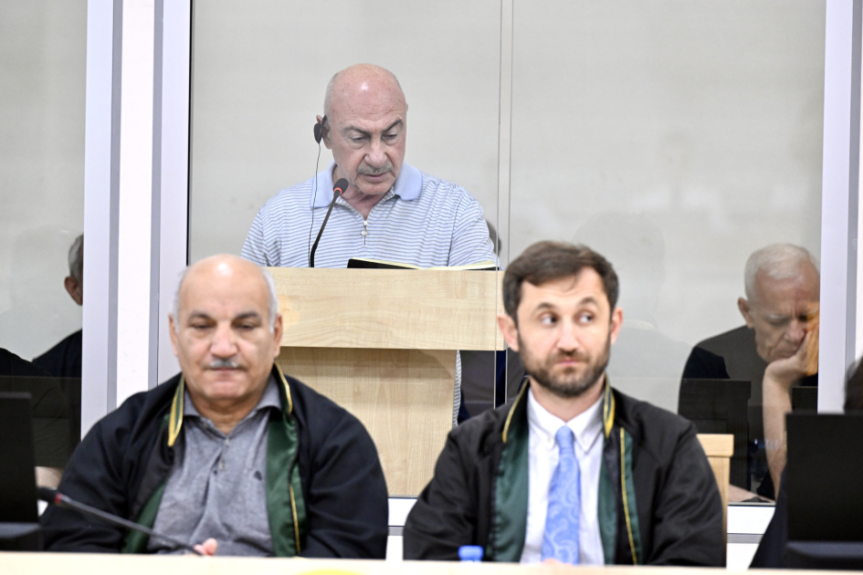 KarinaKarapety8's tweet photo. A "session" of the sham trial of the 🇦🇲hostages has been held in Baku. Former #Artsakh leaders Arkady Ghukasyan and Bako Sahakyan, as well as another hostage, Vasily Beglaryan, have reiterated their innocence. Their "lawyers" petitioned for the hostages' acquittal. https://t.co/M3F5Bg5zFo