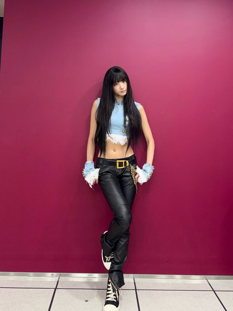Gawouon's tweet photo. everything is so 띠... 로리... 🙀❤️‍🔥 even my bangs are so 띠... 로리... https://t.co/tlMNdlMxJq