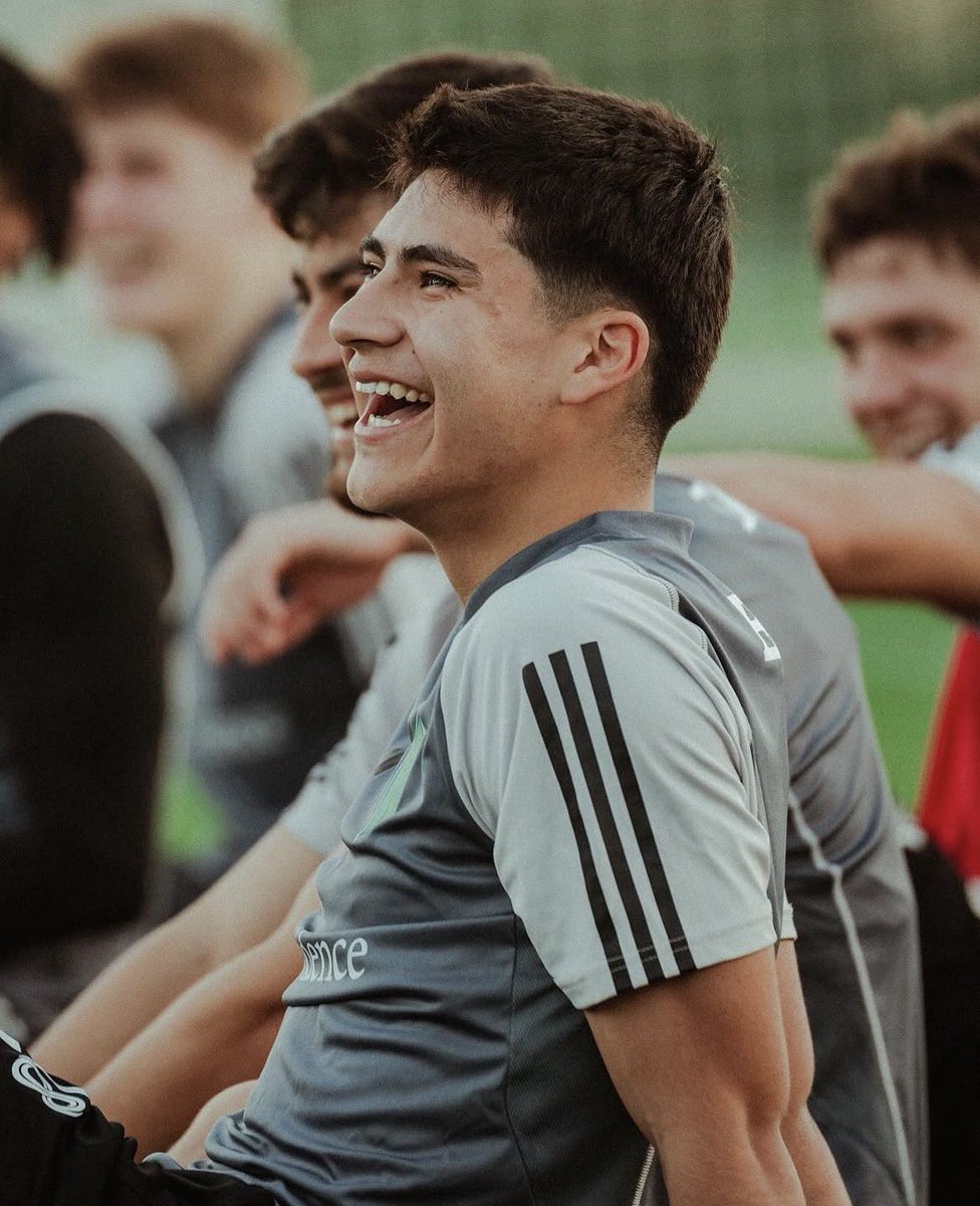 astonitboy's tweet photo. la fuckin sonrisa no puede ser lo enamorada que me tiene te amo obed 💘💓💕💖 https://t.co/BwOOrUQc3f