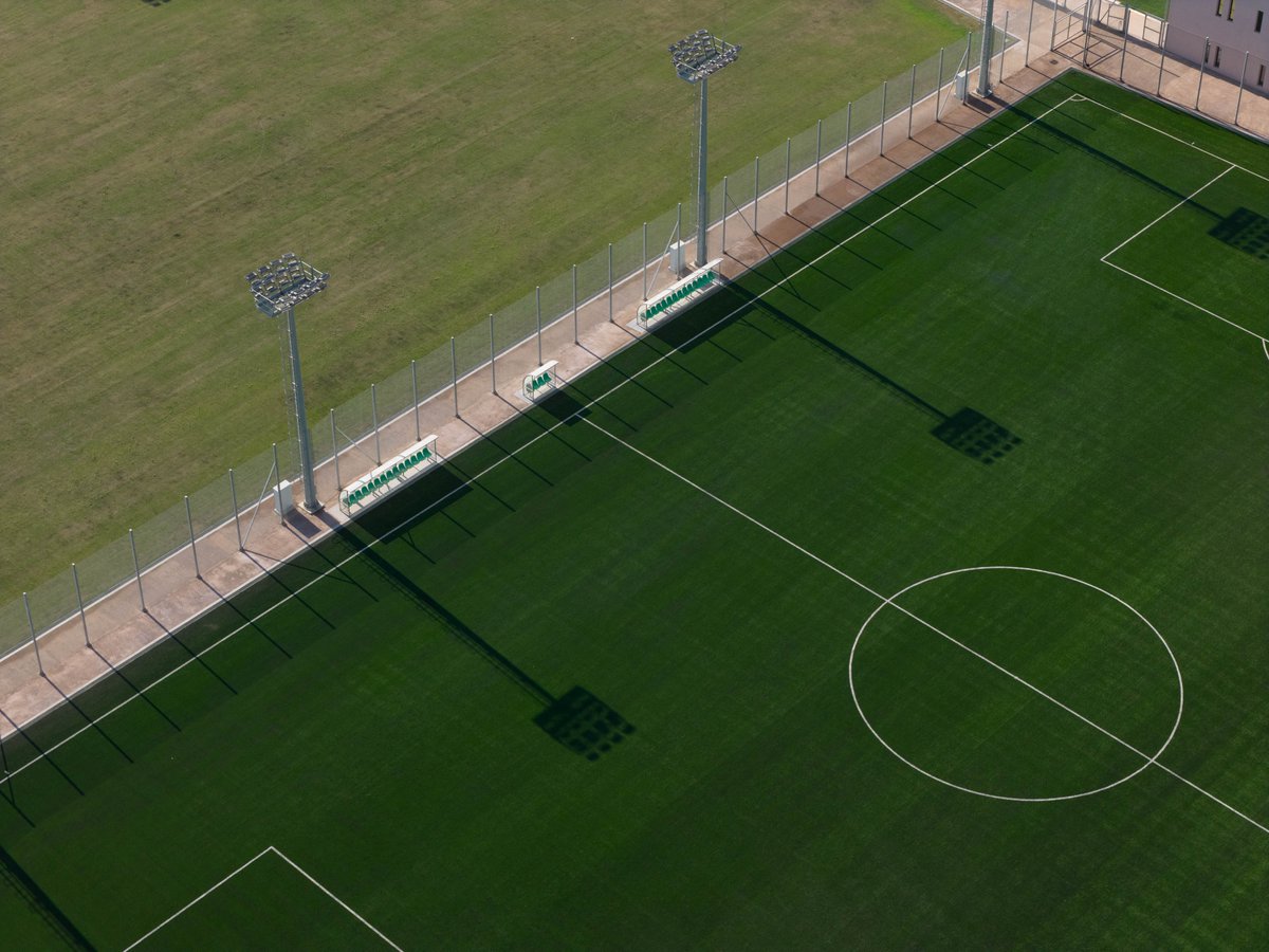 MarketCLASSgr's tweet photo. Από τις 20 Ιουλίου, το The Ellinikon Sports Park υποδέχεται το κοινό με υπερσύγχρονες αθλητικές εγκαταστάσεις, 115.000 τ.μ. χώρων πρασίνου, ποδηλατόδρομους, χώρους αναψυχής και εστίασης, δημιουργώντας έναν νέο προορισμό για άθληση και ευεξία.

Πέρα από τη βελτίωση της καθημερινότητας των κατοίκων. Το νέο πάρκο αναμένεται να αποτελέσει σημείο αναφοράς και για τους επισκέπτες της πόλης, ενισχύοντας την εικόνα της Αττικής ως προορισμού που συνδυάζει αθλητισμό, ποιότητα ζωής και σύγχρονες υποδομές.

#TheEllinikon #SportsPark #Athens #UrbanDevelopment #Sports