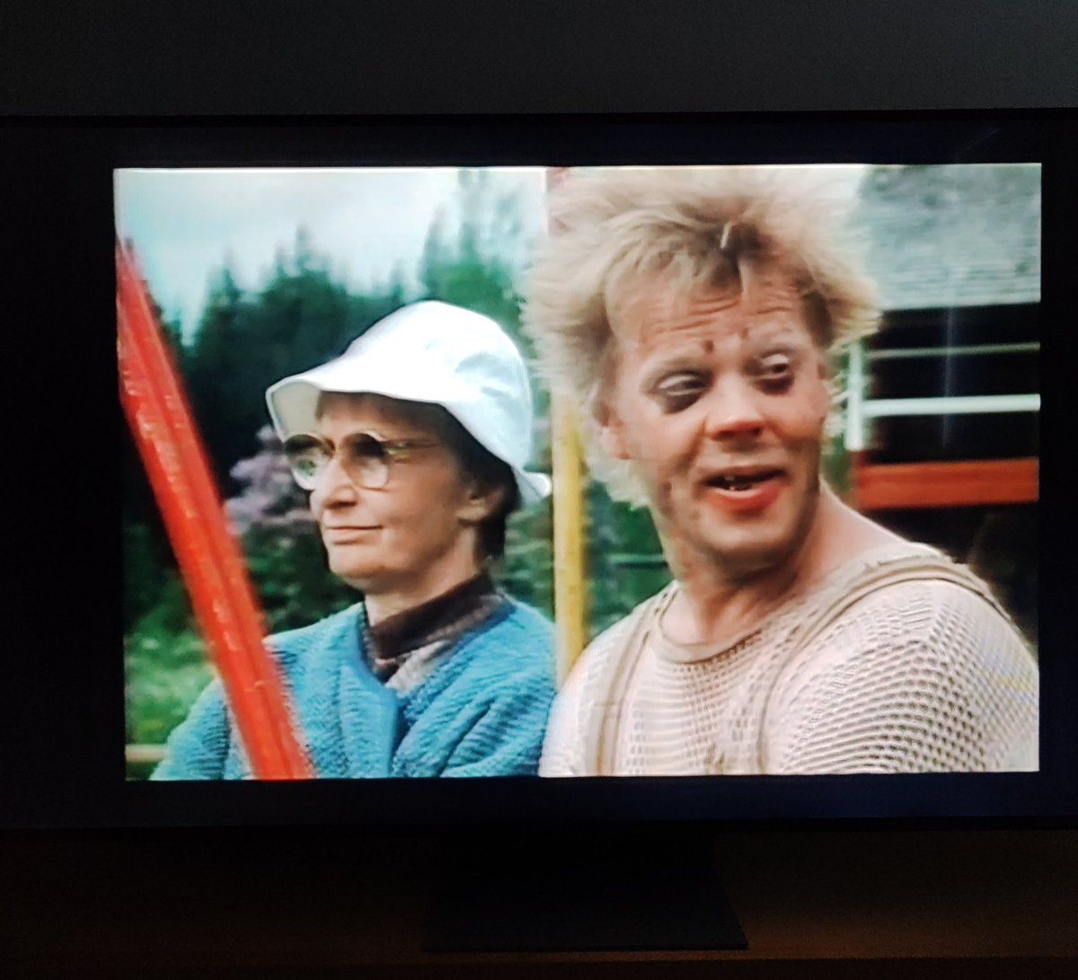OnniMontonen's tweet photo. Illan elokuva: Uuno Turhapuro muuttaa maalle (1986)
Jotenkin sitä huomaa näiden Uuno-leffojenkin pariin silloin tällöin palaavan, vaikken yhtäkään ole ikinä oikeasti hyvänä pitänyt. Aivotyön vaatimisesta näitä ei ainakaan voi syyttää.
#illanelokuva #elokuvat #uunoturhapuro https://t.co/mk9B8vUU5P
