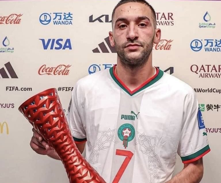 joshstatil's tweet photo. زياش بنص رجل و بجميع السلبيات ديالو كيبقى احسن و اول خيار تديه لكأس العالم.
و لكن حكيمي و دياز الرطيين كان كيديرونجيهم https://t.co/qSj84DGeOw
