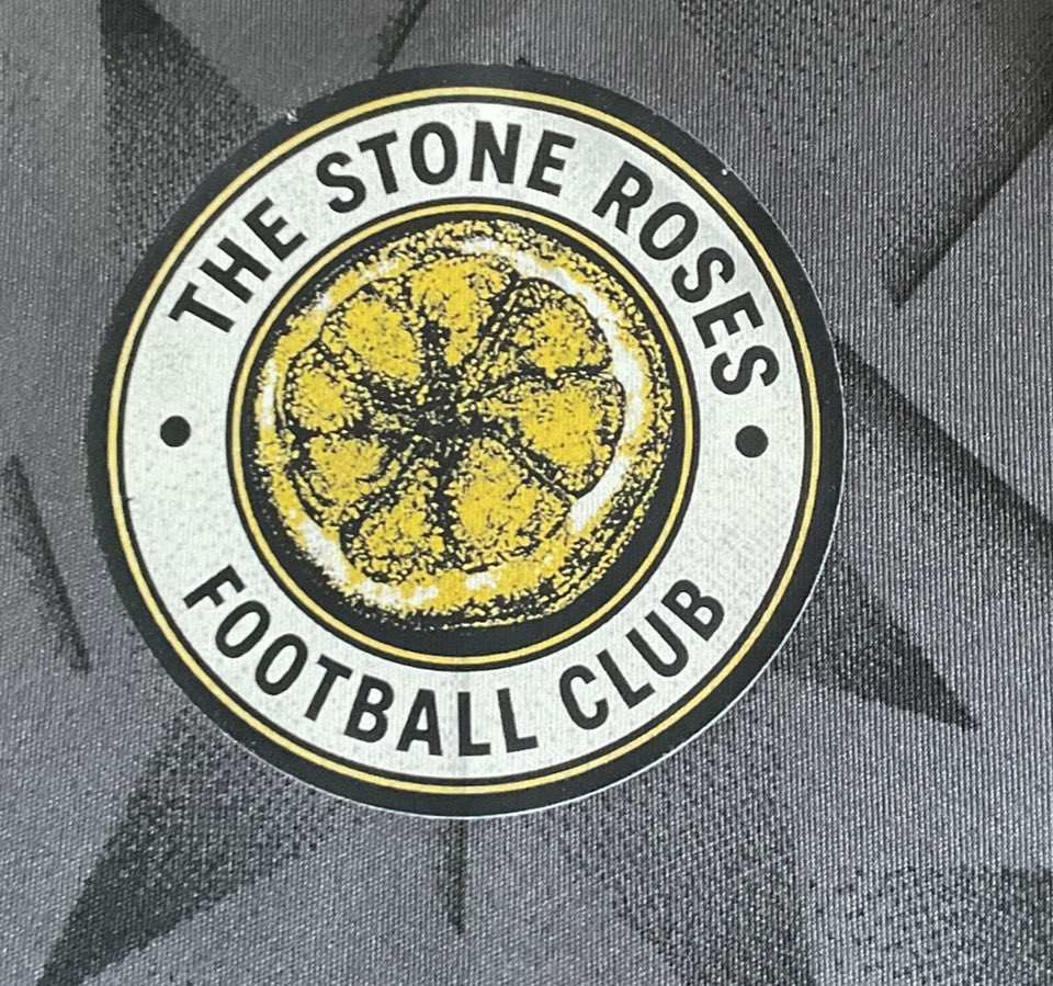 gibbo1012's tweet photo. Earlier than anticipated I will unveil the Stone Roses Football shirt at 7.00pm for those who are interested π€£β½οΈππ» hereβs a sneak peak π€ͺπ€ͺβ½οΈβ½οΈ #stoneroses #manchester #madchester https://t.co/FxWOseztYn
