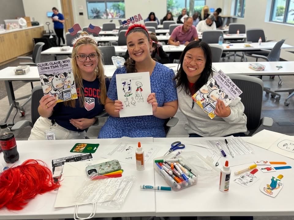 unitedwaypbc's tweet photo. Did you know nearly 4 in 10 Florida students aren't reading at grade level? According to @EducationFL, many are still working towards reading proficiency. Volunteers from @JNJNews are doing their part to make a difference by assembling news literacy kits for PBC students.📚 https://t.co/477cjgafNt