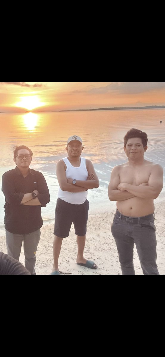 ulen_techno's tweet photo. Morotai https://t.co/qxHfSkeSEs
