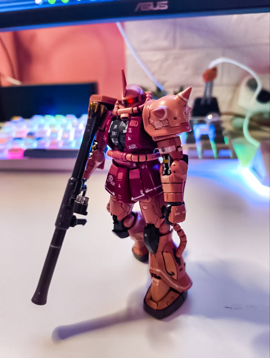 SunkSquare's tweet photo. MS-06S Zaku II Real Grade 1/144
#Gunpla #ガンダム https://t.co/sp8JvrzDAA