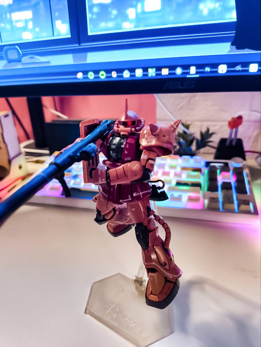 SunkSquare's tweet photo. MS-06S Zaku II Real Grade 1/144
#Gunpla #ガンダム https://t.co/sp8JvrzDAA