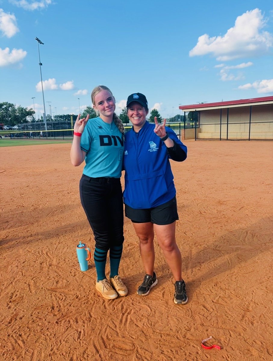 MakFoster2029's tweet photo. Thank you to all the coaches who came out to the @d1vision_sb camp. I really love the energy coaches bring at these events- such a reminder for me to bring it too. You all make it easy to warm right up and jump into it. Thank you for your feedback and support. The outfield drills were my favorite. 

@dorianedwards_ @coachNat21 @CreekviewSB @MaxPreps @DiamondAddicts @TOP_D1RECRUITS @MercerUSoftball @UGASoftball @chelsw20 @SouthernMissSB @UWGSoftball @FrizellRiley @SPestrak @AuburnSoftball @CoachKuhlmeyer @CoachKrysiak @mborden22 @CoachJMaloney