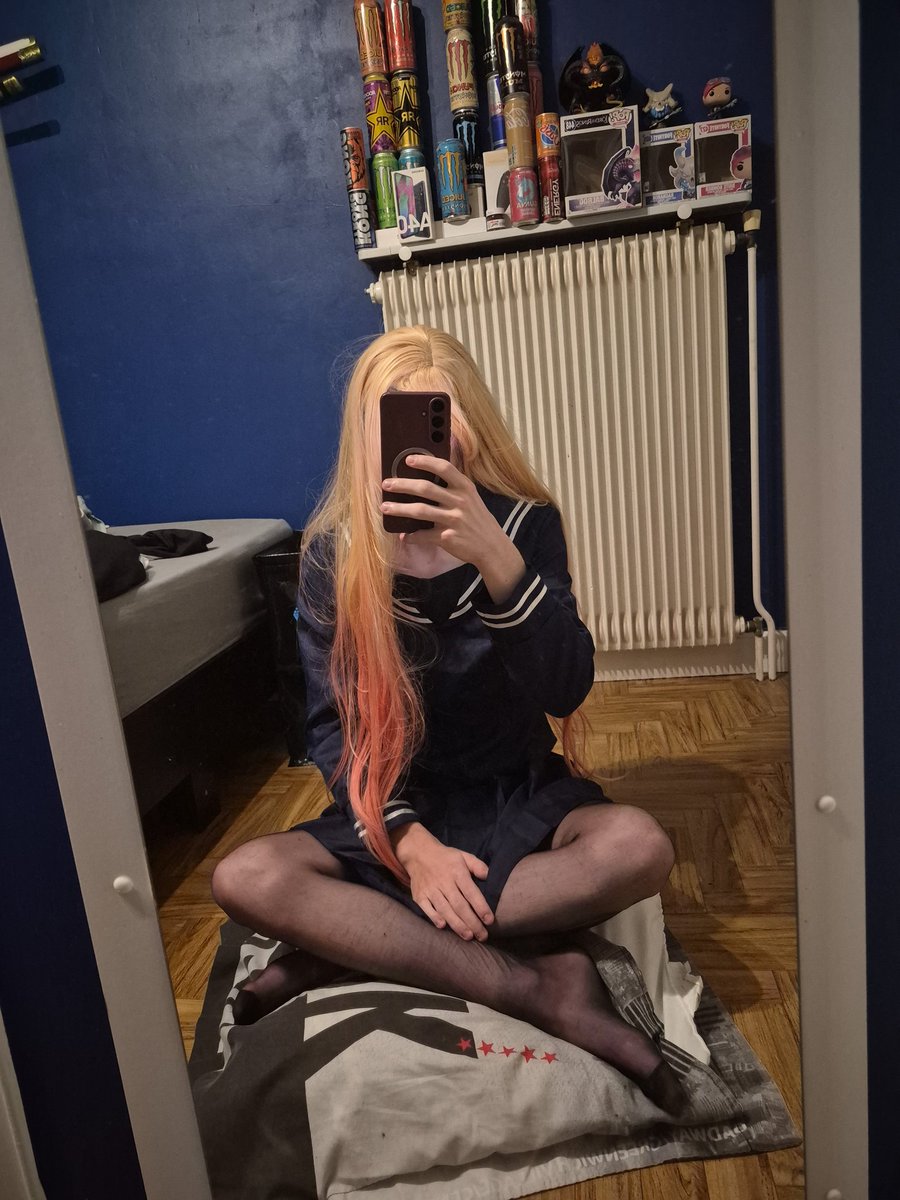 DorianServ1421's tweet photo. En petite écolière rien que pour vous 🥰💕
#cosplay https://t.co/UHJ1DTVs20