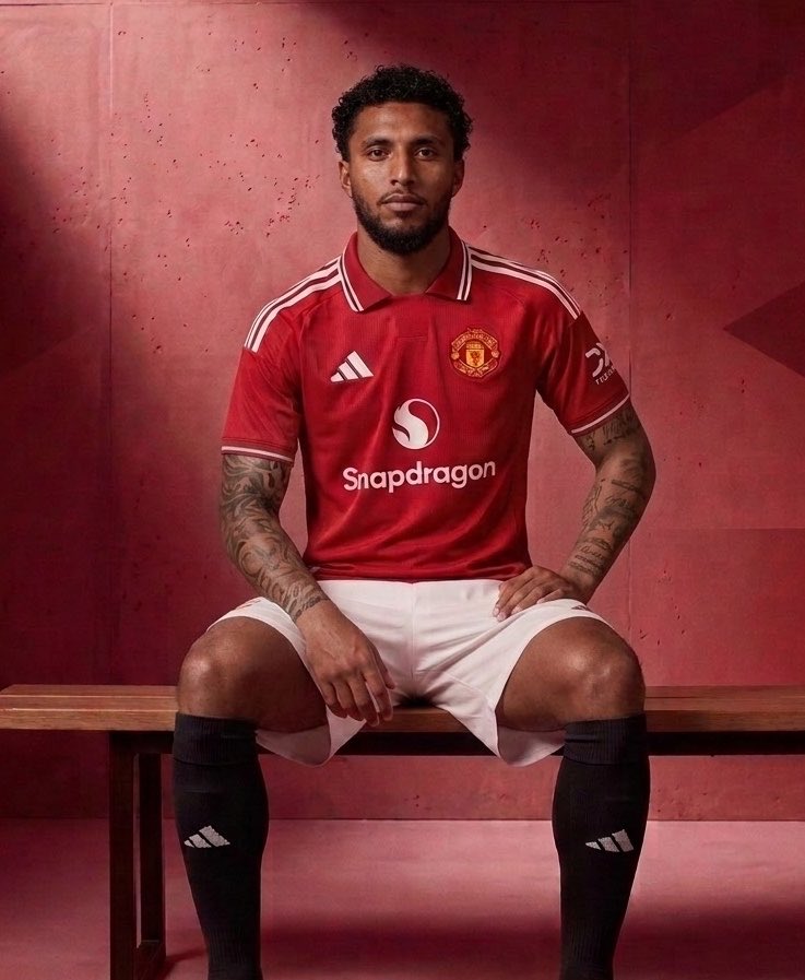 Paraeng's tweet photo. BREAKING ⚠️

Gue coba jelasin apa yang terjadi dengan proses transfer Ederson yang sepertinya stalled di fase Medical check up ini yes.

Selain dari Fab dan Ornstein, berita ini juga gue cek dari beberapa Jurnalis ternama dan media Manchester United

#poroshalangid https://t.co/fgNRWbNV5t