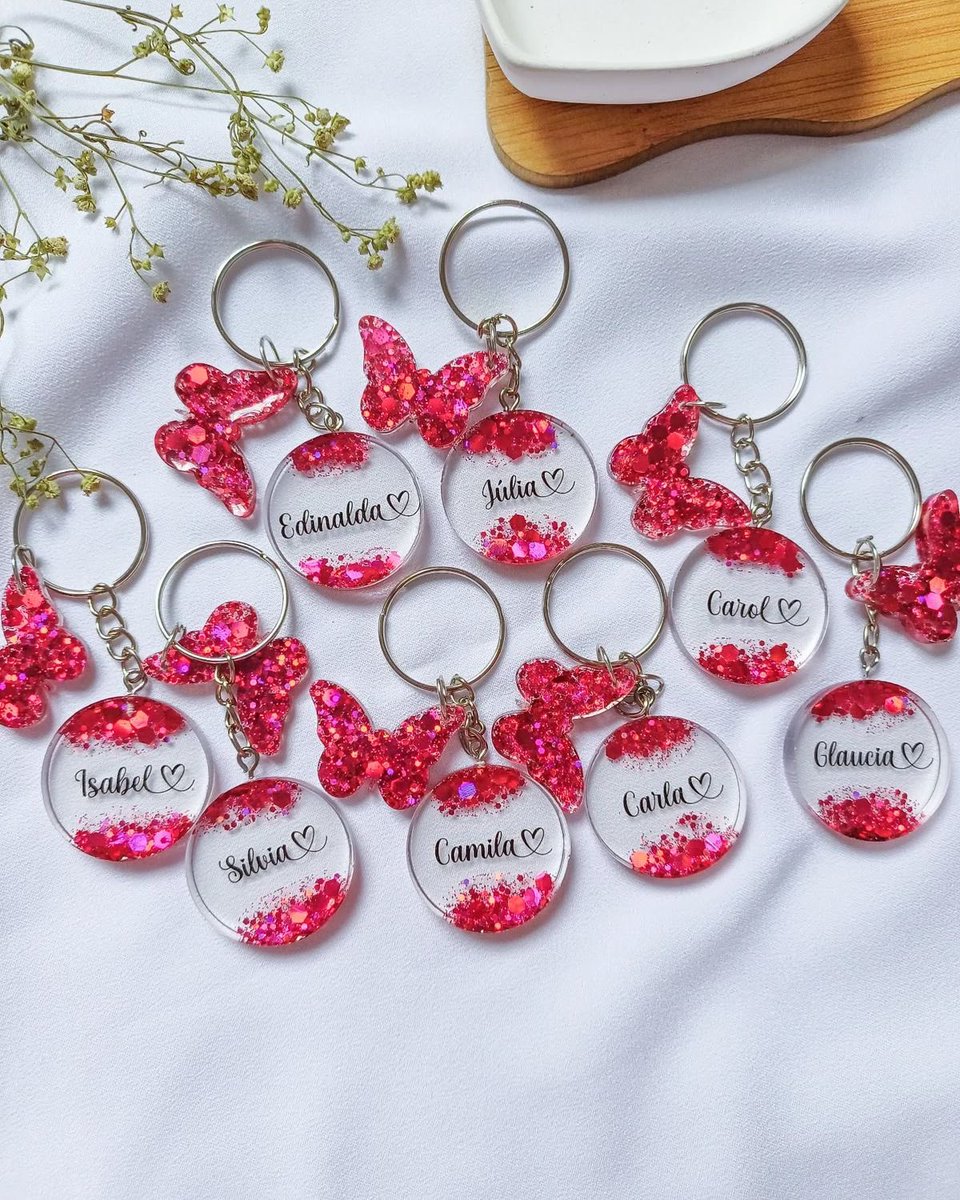 _muneeroh's tweet photo. Please don’t ignore this tweet when you see it. Your retweet will go a long way. 

Cutest Keepsakes for the Cutest Crew! 

When the bride wanted something fun, pretty, and personal for her bridesmaids, we got to work! 

These resin keychains feature sweet glitters details and https://t.co/FoUJKUHqli
