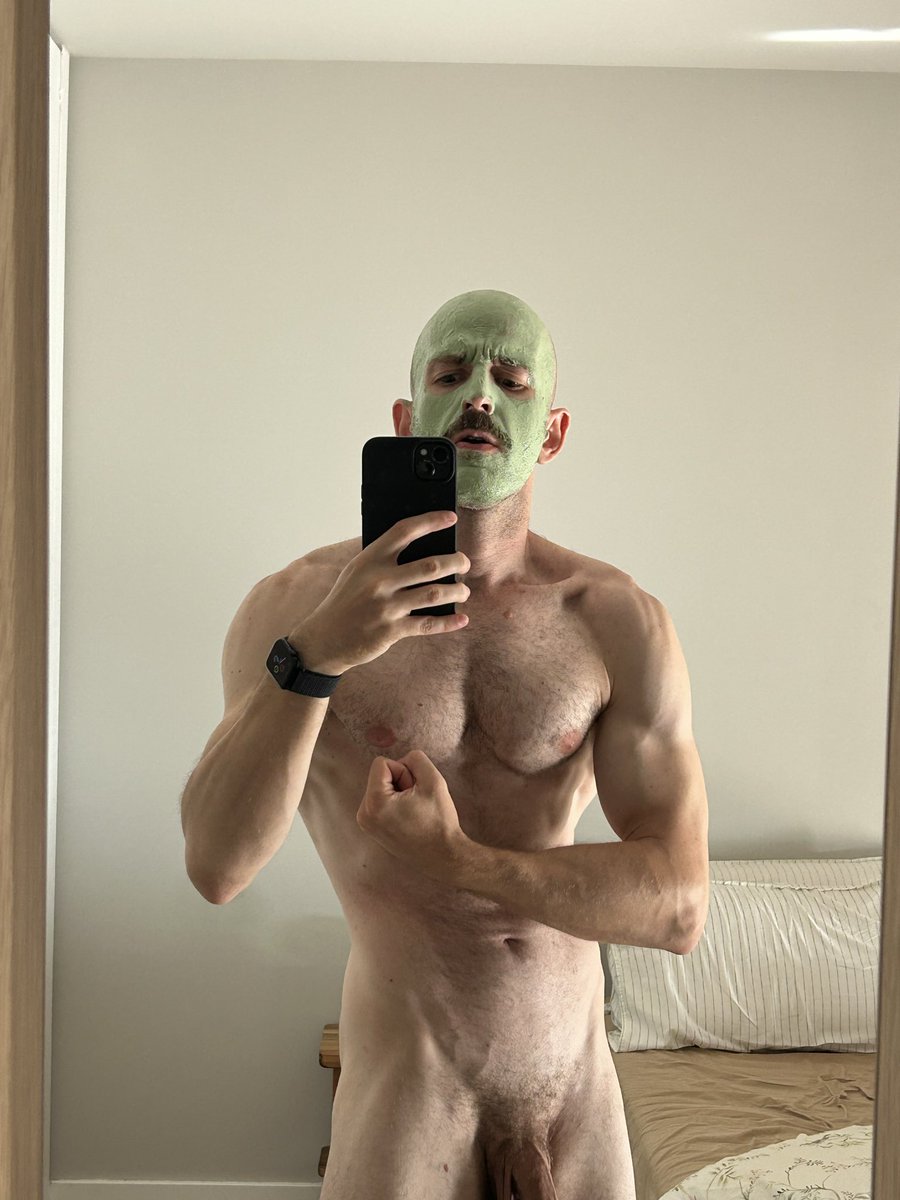 BroGym87's tweet photo. Abduct me , will you 👽 https://t.co/jOUJjX3bpE