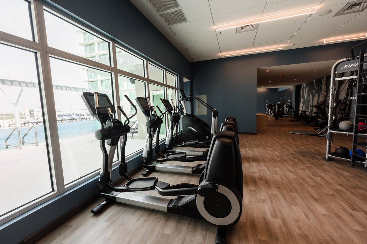 ACHotelFLL's tweet photo. Stay active while you travel. 💪

Our modern fitness center offers everything you need to keep your routine on track—just steps from the pool.

#ACHotels #TravelWell #FitnessCenter #FortLauderdale https://t.co/jm9jIREm1H