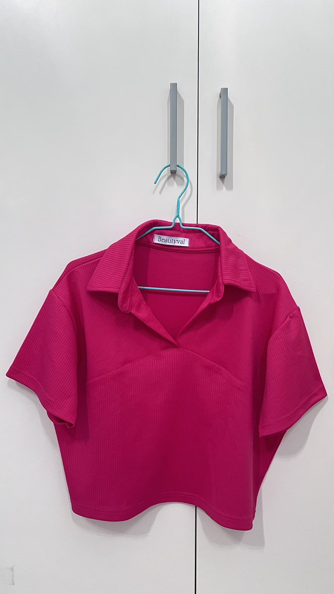 pinklybbb's tweet photo. wts polo croptop beautyval fuschia 30k aja ya gais bru dipake 1x https://t.co/tBtuxj75Tb