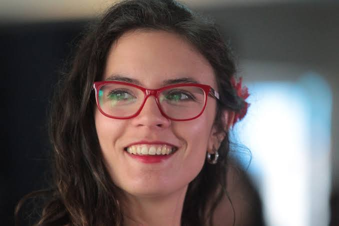 piopiochile's tweet photo. ¿Cómo va a ser posible que por una foto de Camila Antonia Amaranta  esta cuenta se llene de likes? 
me siento hasta culpable del farmeo de interacciones https://t.co/OCB05b1opT