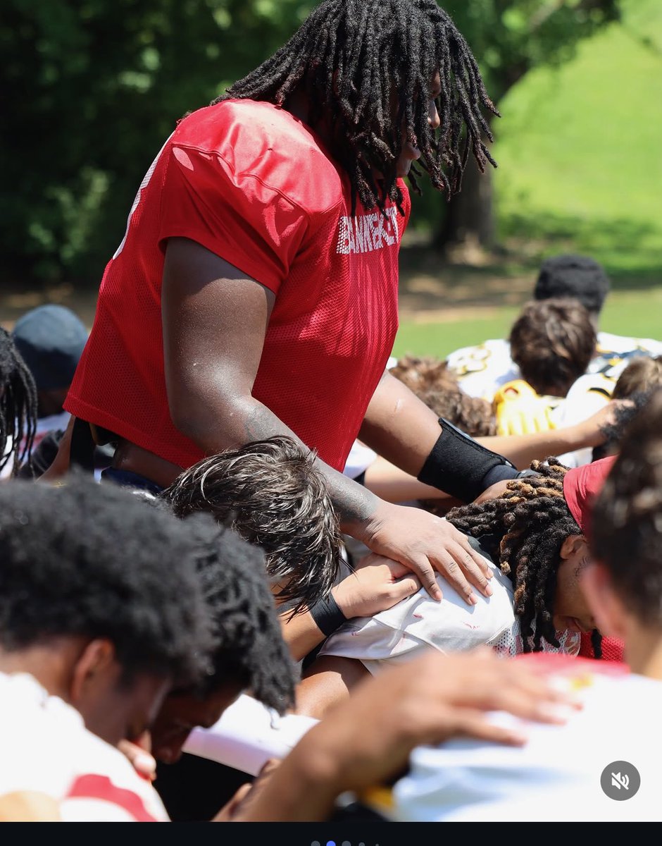 niketaq's tweet photo. What an amazing camp! Thanks for inspiring our program to be better men and athletes @FCAUWGFBCamp ! This camp left a lasting impression for years to come! #🅱️Town SwingThat🔨 🔴⚪️🏈 @BHSAthletics_ @Bannekerfball @_BHS_Football https://t.co/v44zbs3hJp