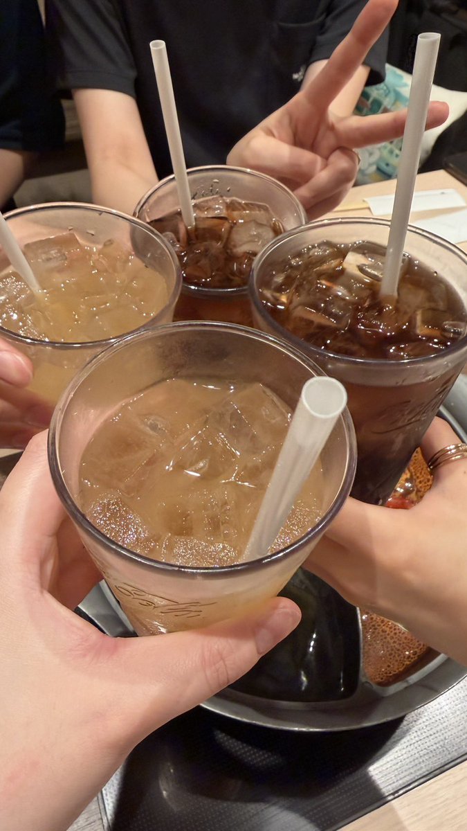 ren30__'s tweet photo. 最近食欲なくて食べたいものも食べる気力もなかったけど、今日いつめんと会えて美味しくご飯が食べられて嬉しかった〜🥹💕

楽しかった〜
こんな私でも会ってくれる優しい皆様に感謝 https://t.co/b8QVNrenbj