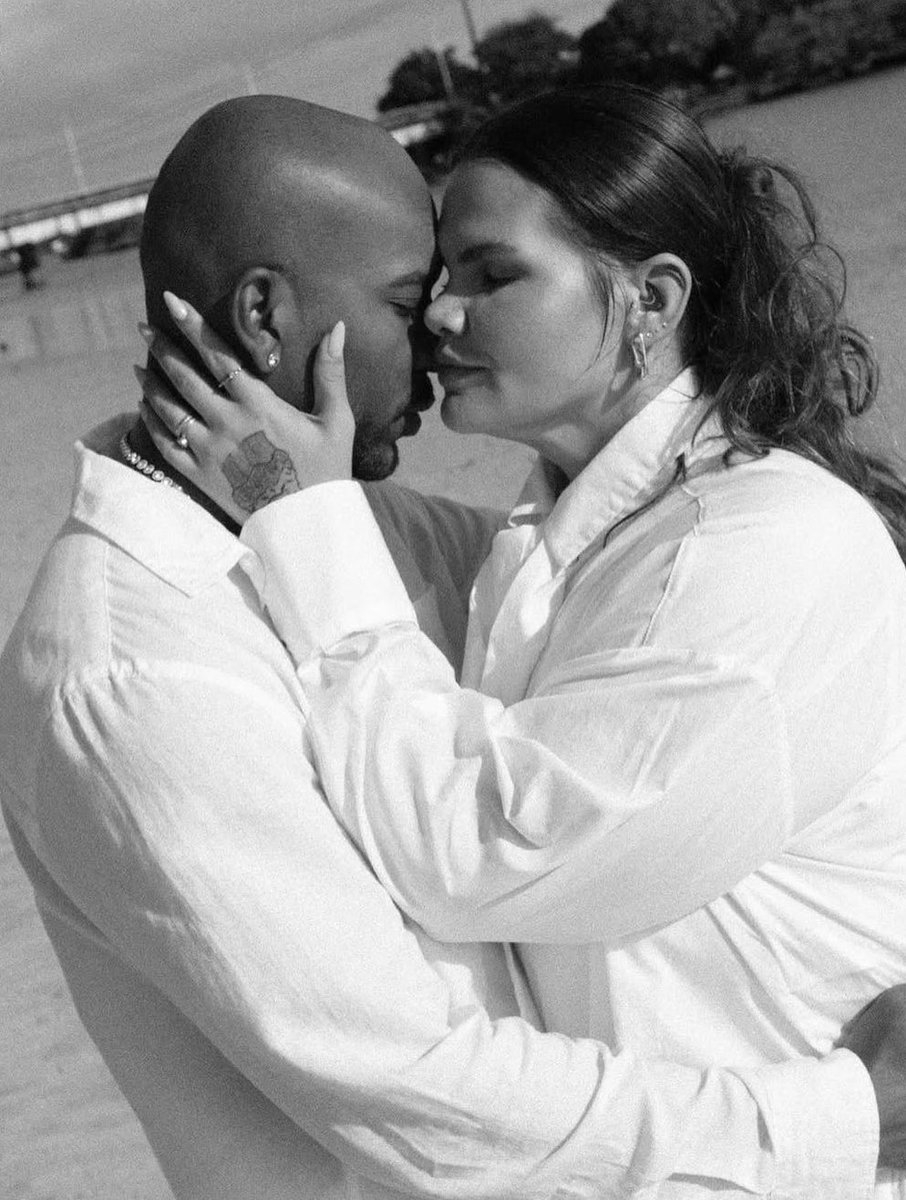 focodereality's tweet photo. Thais Carla anunciou o fim do casamento, to em choque que logo agora que ela emagreceu terminaram… https://t.co/tlLSbF8EU9