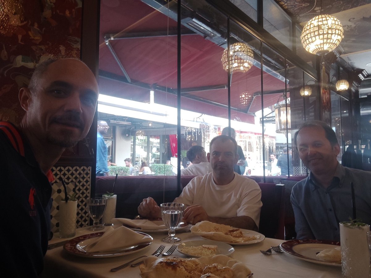 eramutfak's tweet photo. Dostlarla öğle yemeği https://t.co/qWpM8MsLy8