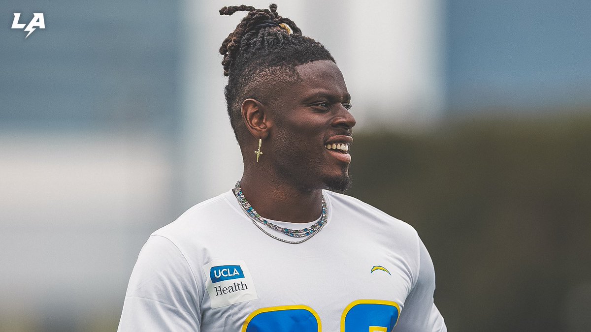 chargers's tweet photo. hbd david 🎉 https://t.co/SgPCbcsazS
