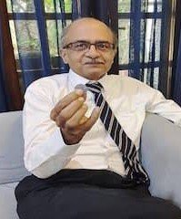 raviparmarIN's tweet photo. CJI सूर्यकांत शर्मा को मां की गाली देने वाले शख्स पर 1 रूपये जुर्माना लगाकर छोड़ देना चाहिए 🔥 

पंडित प्रशांत भूषण पर कंटेंप्ट ऑफ़ कोर्ट लगा था तो उनको 1 रूपये जुर्माना लगाकर छोड़ दिया गया था,

कॉलेजियम सिस्टम से प्रताड़ित इस शख़्स पर सिर्फ एक रूपये जुर्माना लगाकर छोड़ देना चाहिए।