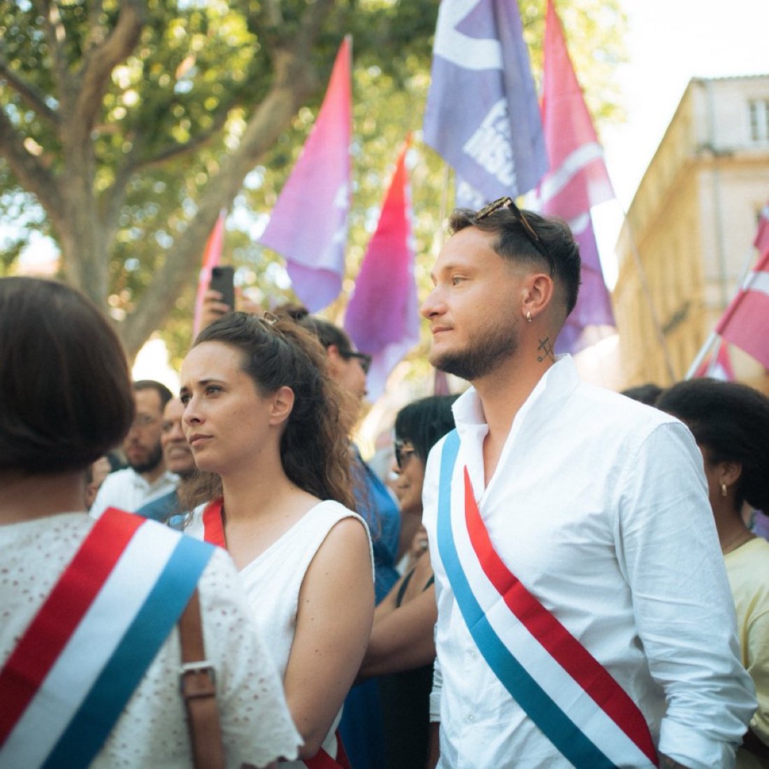 LBleuBlancRouge's tweet photo. Fiché S, un de ses assistants parlementaires et membre de sa bande de la Jeune Garde en prison pour meurtre.. je ne comprends pas qu’on puisse tolérer qu’un individu pareil arbore notre écharpe tricolore. 

Il la salit tellement. https://t.co/e7HtvyU5Vb