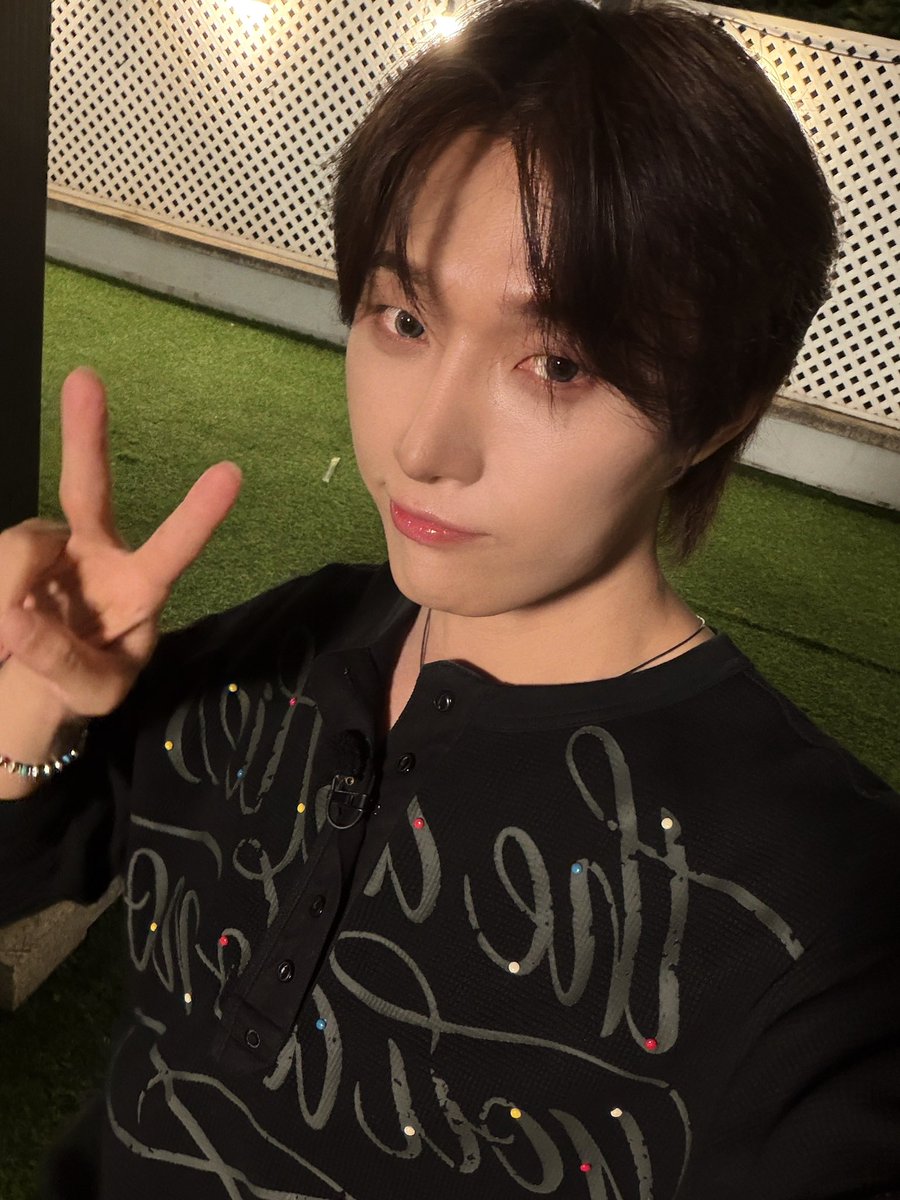 OmegaX_members's tweet photo. [#OX]

포애기랑 함께한 바베큐파티~~!! 
오늘 신난사람~~~ 나~~~~!!!

#OMEGA_X #오메가엑스
#재한 #JAEHAN https://t.co/VYqP1um8xh
