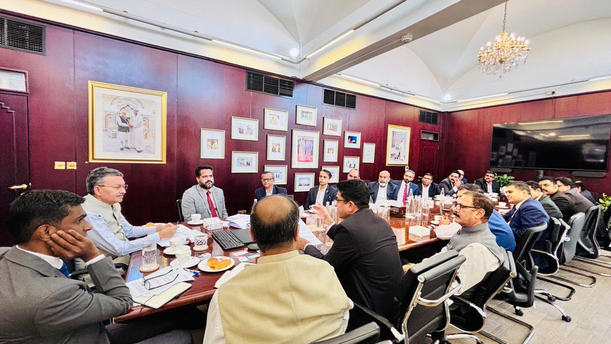 IndembAbuDhabi's tweet photo. Amb @d_mittal73 engaged with representatives from the Indian banking and financial sectors in UAE. 

The discussions explored opportunities to deepen financial cooperation &amp; further advance the robust economic ties between India &amp; the UAE. https://t.co/n1j6sqn9Ub