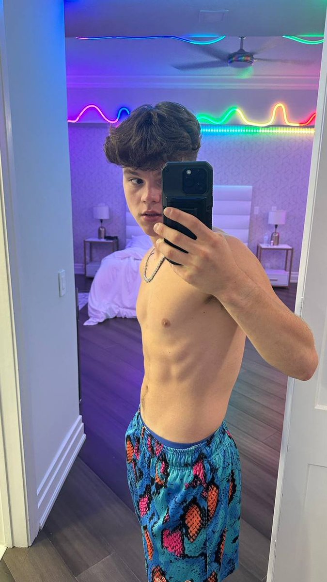 axispatrick's tweet photo. Hurry up now to join my private exclusive vip channel at good Discount Rate🌹🌹
Preview:https://t.co/HW01p9pBdZ
DM: https://t.co/cpUWnqXZjp https://t.co/WgR7QAHbBY