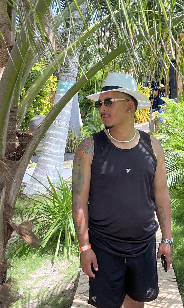 PipeBenavi5hm's tweet photo. 🔥🏖️ https://t.co/5nDMXUg5m9