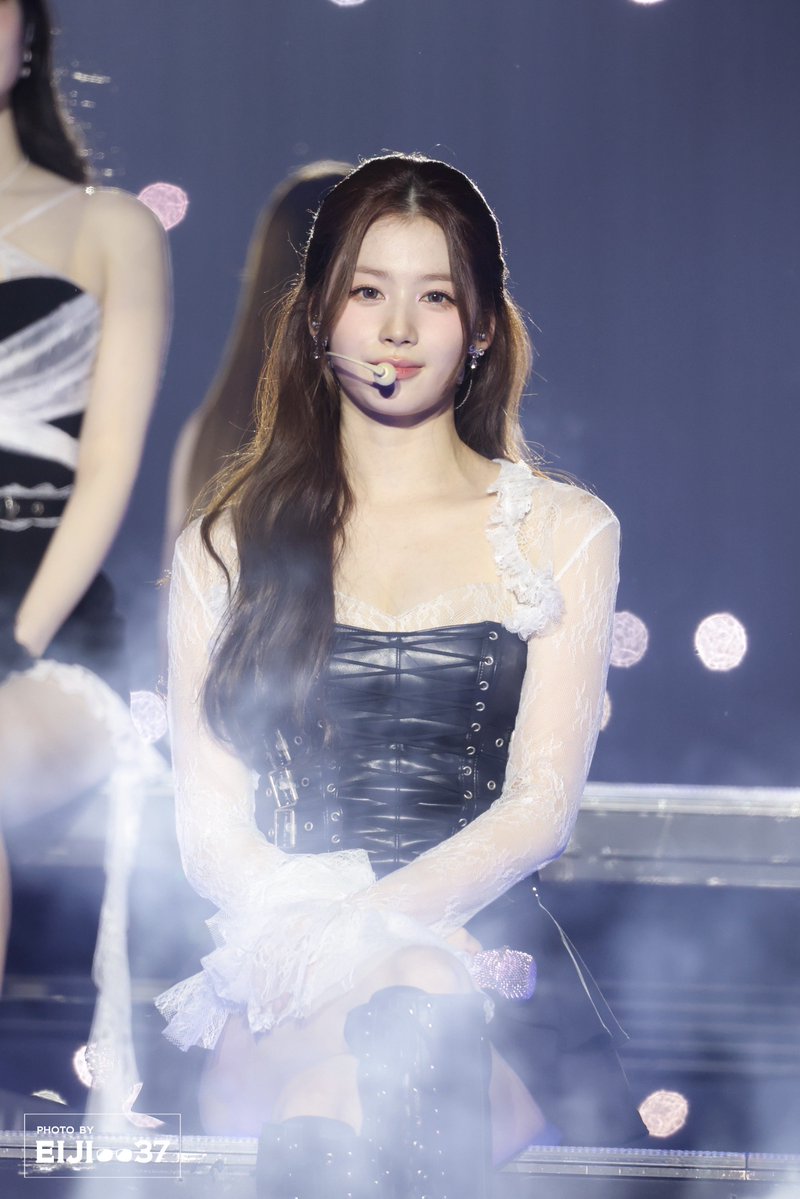 eiji0037's tweet photo. 260710 트와이스 <THIS IS FOR> WORLD TOUR FINALE in SEOUL preview 👭💕
@JYPETWICE 
#사나 #Sana #サナ #湊﨑紗夏 
#트와이스 #TWICE https://t.co/w0DFrGK94G