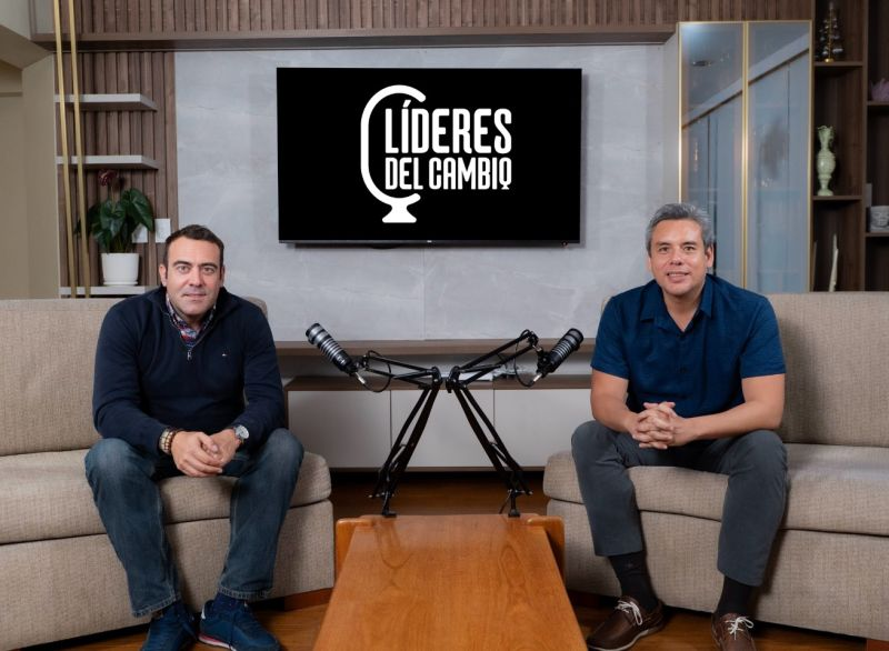 NachoBarraquer1's tweet photo. Ha sido un acierto conectar y conocer a Franco Zamora en mi gira por Perú y poder tener una conversación sincera sobre liderazgo, futuro del talento y desafíos de las organizaciones.
Pronto sale🙌🏽🚀
Hasta muy pronto Franco Zamora
https://t.co/ZbDupJ6DFp
#Speaker #ElGefe https://t.co/DLNttkeruE