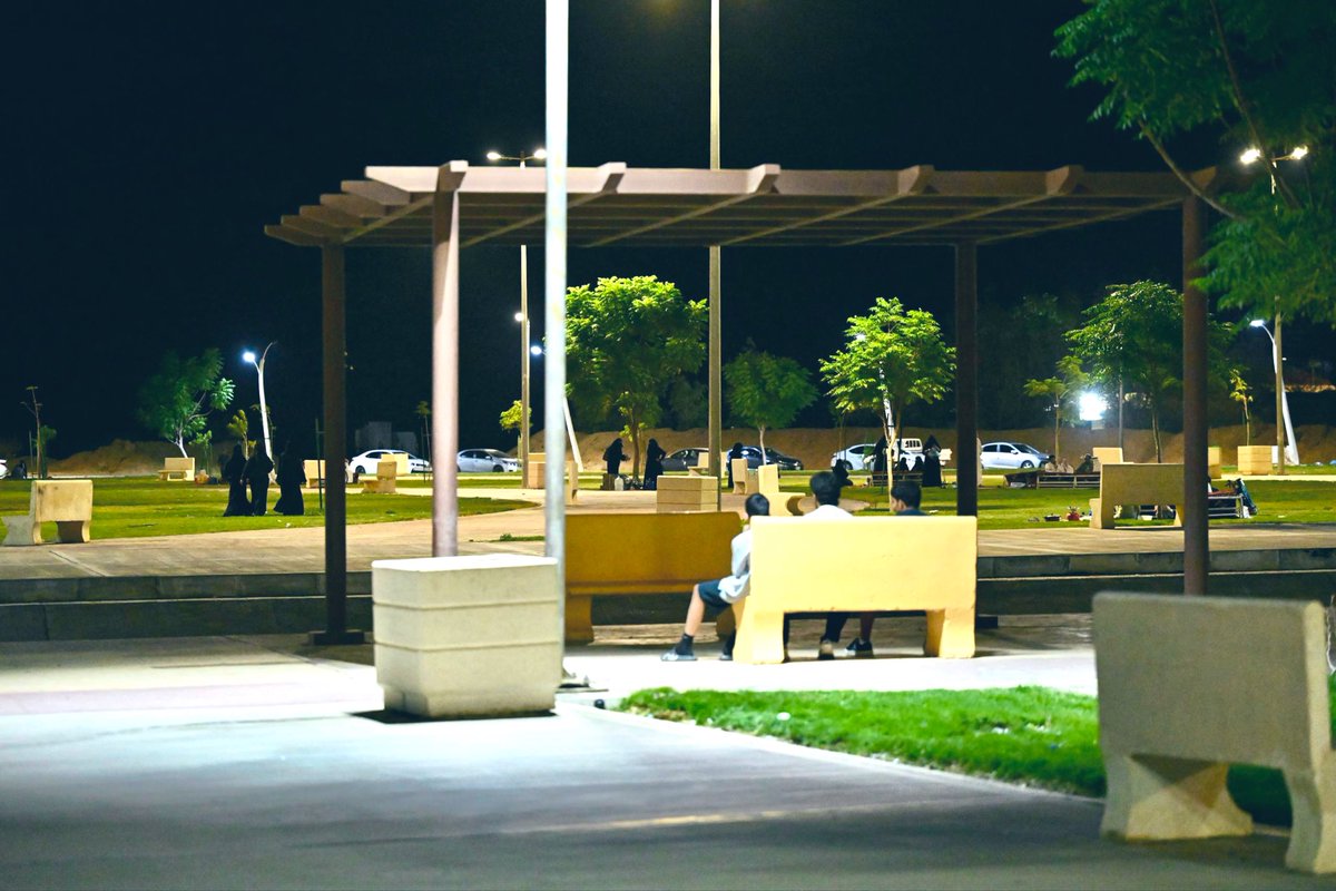 NajranMunicipal's tweet photo. يكتمل المشهد بعناصر حديثة تعزز الاستدامة ✨

#أمانة_منطقة_نجران 
#صيفنا_هايل https://t.co/Em3V0I4wL8