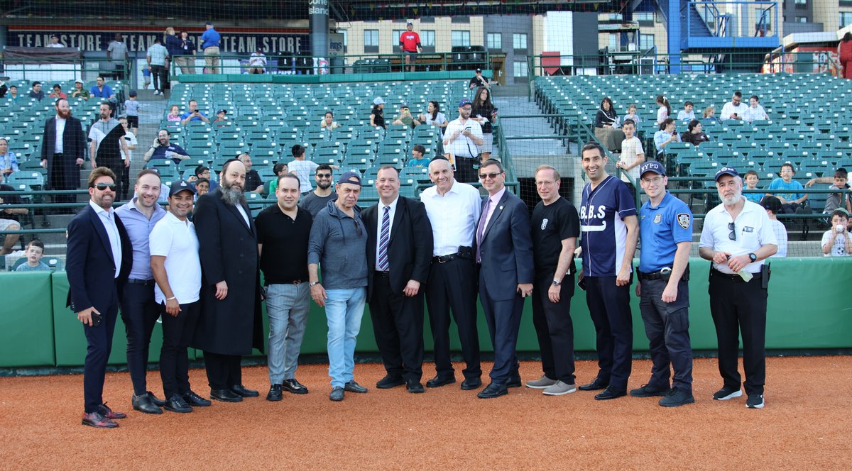 ADL_NYNJ's tweet photo. It was great to attend the @hatzalah Vs. @NYPDNews #HomerunHeroes baseball game at Maimonides Park in Coney Island. This annual tradition of camaraderie strengthens the ties between first responders and the communities they serve. https://t.co/7IABObbGVR