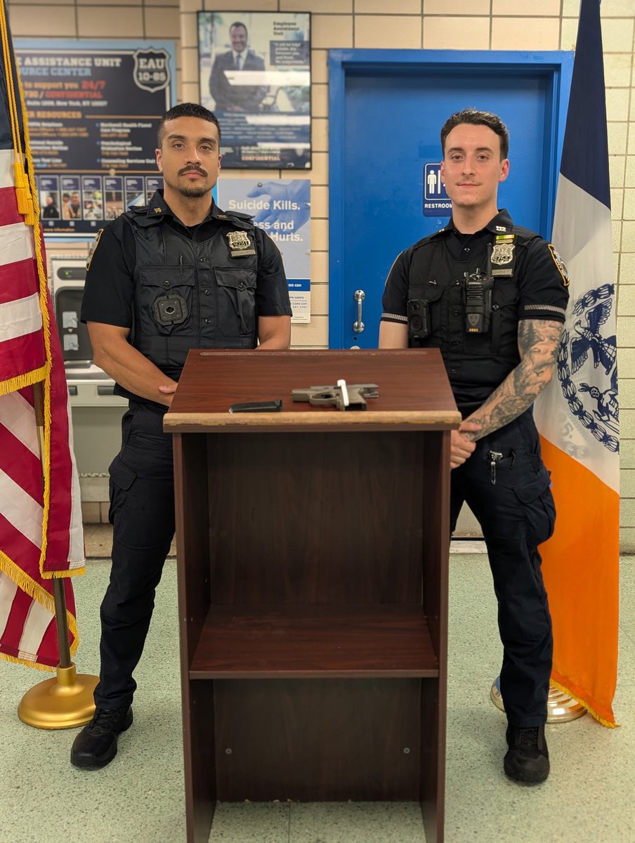 NYPD112Pct's tweet photo. Last night, officers responded to an individual waving a firearm. After witnesses pointed them out, officers approached the suspect and located the gun hidden in a nearby bush. An arrest was made without incident. Great work keeping our streets safe! https://t.co/3GviKeZk5L