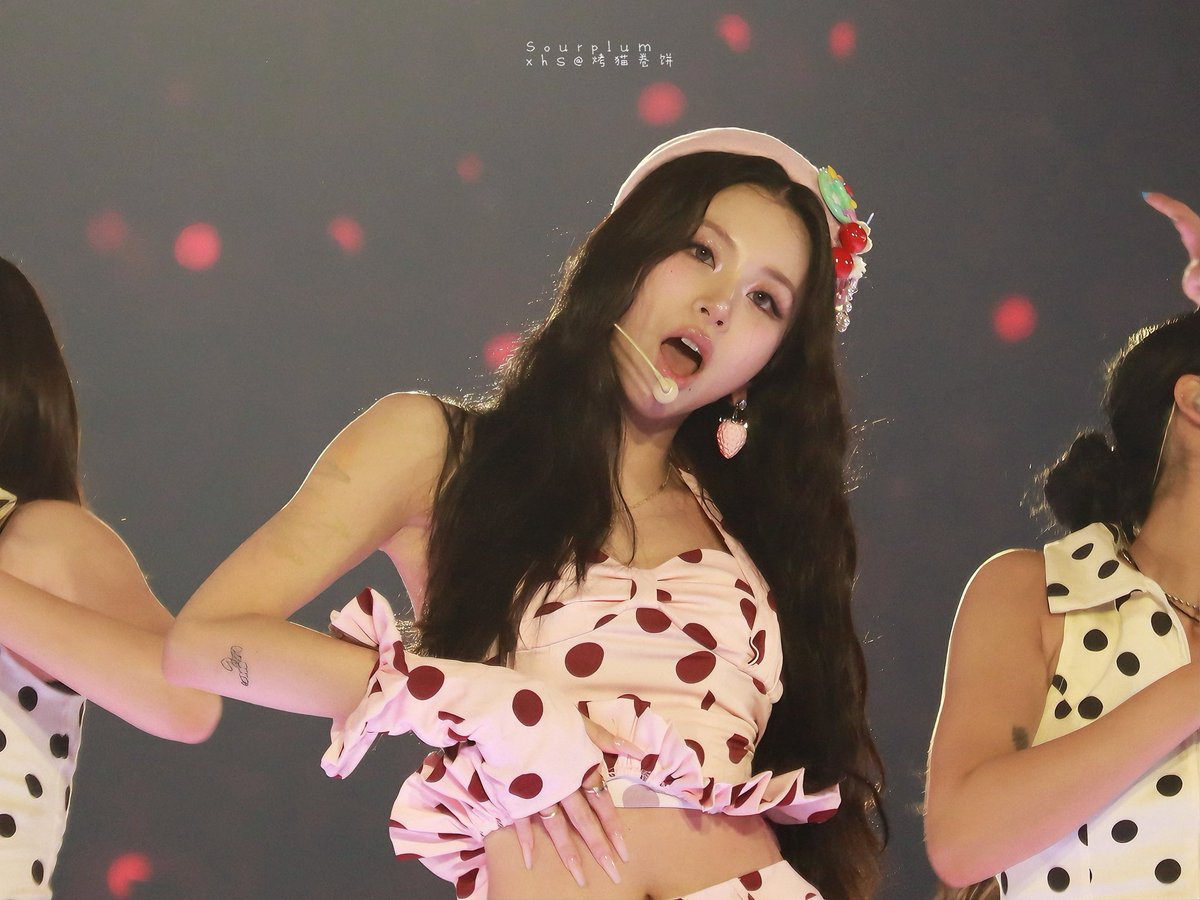 SourPlum_qmss's tweet photo. Strawberries🍓
好想和你表白❤️
#孙彩瑛 #chaeyoung #TWICE_THIS_IS_FOR_WORLD_TOUR_FINALE_IN_SEOUL https://t.co/EXQvnhmrrx
