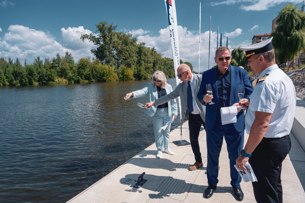 rvc_cr's tweet photo. ⚓Dnes jsme slavnostně otevřeli rozšířené veřejné přístaviště v Napajedlích na Baťově kanálu!
Ihned po otevření využily přijíždějící lodě celou kapacitu 85 metrového pevného mola. Takový zájem nás těší a město Napajedla se zase těší na další příliv návštěvníků!
#rekreacniplavba https://t.co/OgzR2pEuUa