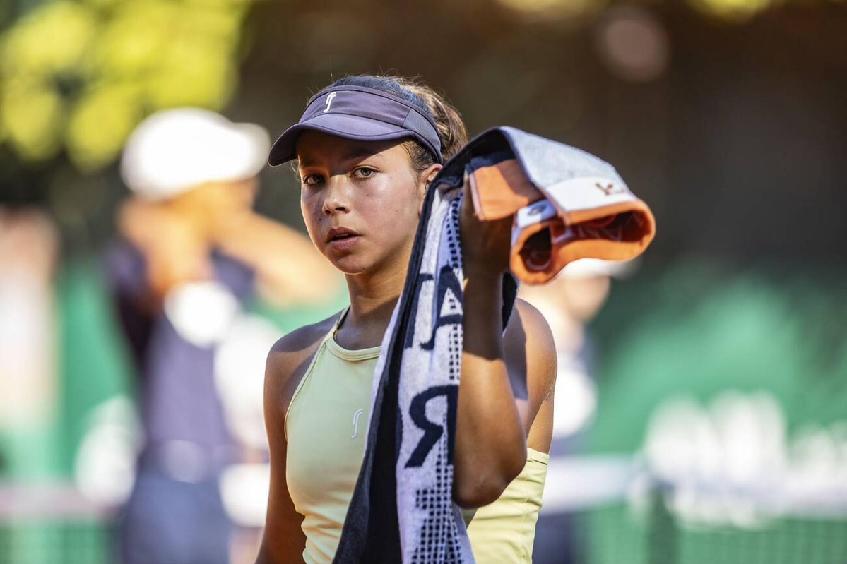 AFD7L's tweet photo. 🇧🇷 Guto Miguel finalista del dobles masculino de Wimbledon Junior
🇧🇷 Victoria Barros y Nauhany Vitória finalistas del dobles femenino de Wimbledon Junior 
🇧🇷 Eduarda Gomes semifinalista de Wimbledon U14

No les bastó con hacer ruido en Roland Garros, sino que ahora también lo hacen en Londres.

El tenis juvenil brasileño en su prime.