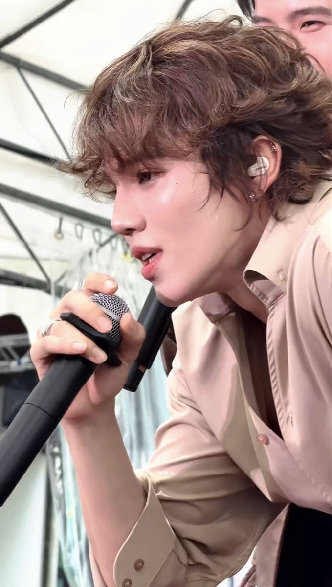 willwill0412's tweet photo. Visual attack 🔥✨🫠

@nutanonts_ 

#ThaiFestSG2026xFLIO #FLIO https://t.co/BlgA2LDPfm