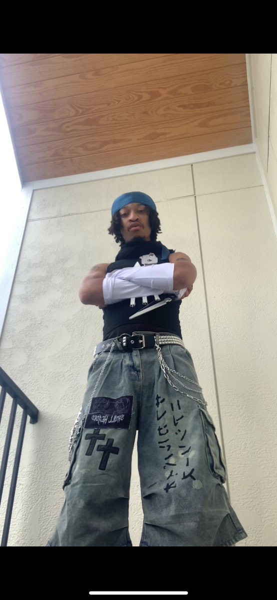 Lightskin_Koopa's tweet photo. DreamCon Day 1 ⭐️ 🥷 
Y2K BlackStar https://t.co/0c4rQ3zPZL