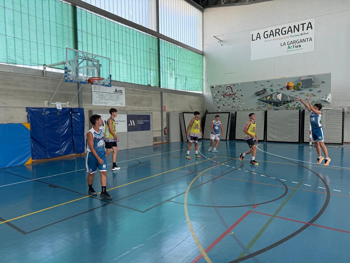 FAB_Malaga's tweet photo. 🏀 ¡El Circuito Provincial de Baloncesto 3x3 de la @diputacionMLG sigue su recorrido por la provincia!
La parada de hoy es en Álora

📊 18 equipos

👥 67 participantes

¡Todo listo para disfrutar de una gran jornada de deporte, competición y diversión! ⛹️🔥 https://t.co/GELyMTAihP